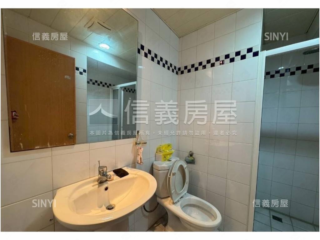 近成大桂花鄉三房平移車位房屋室內格局與周邊環境