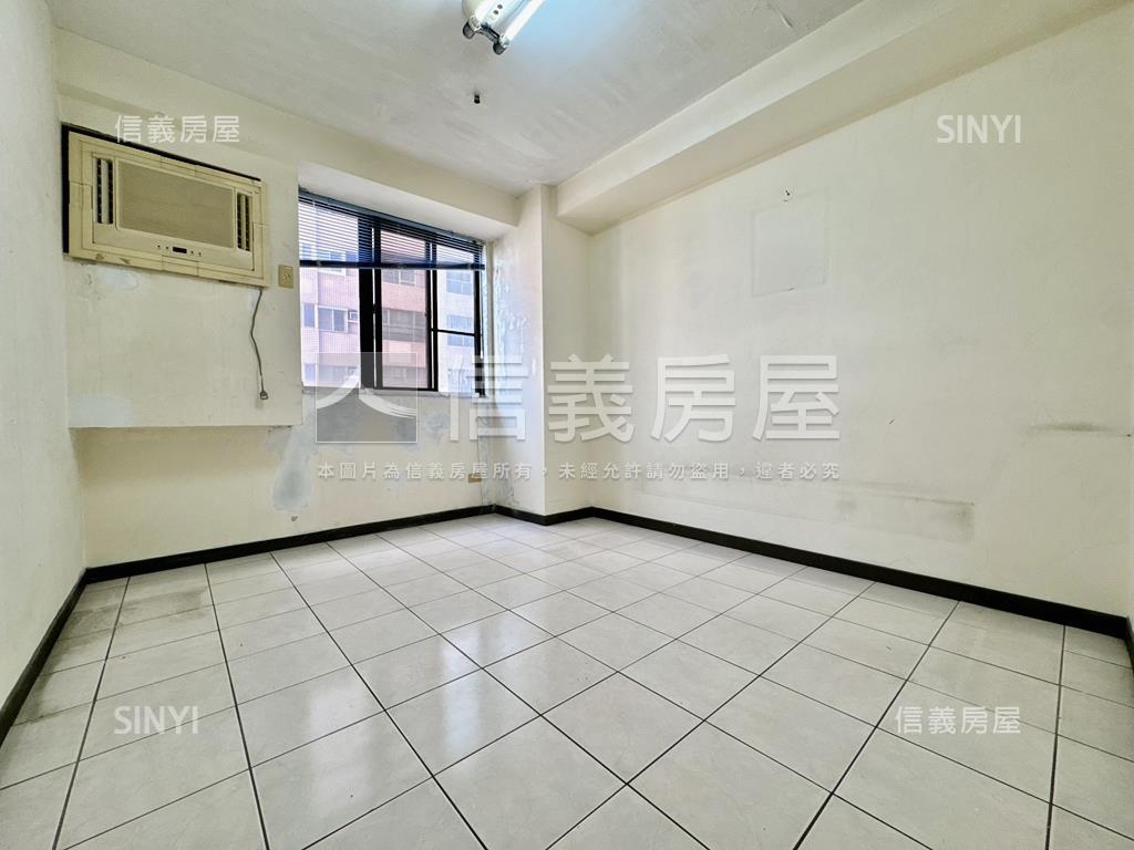 國家藝術廣場成家大四房房屋室內格局與周邊環境