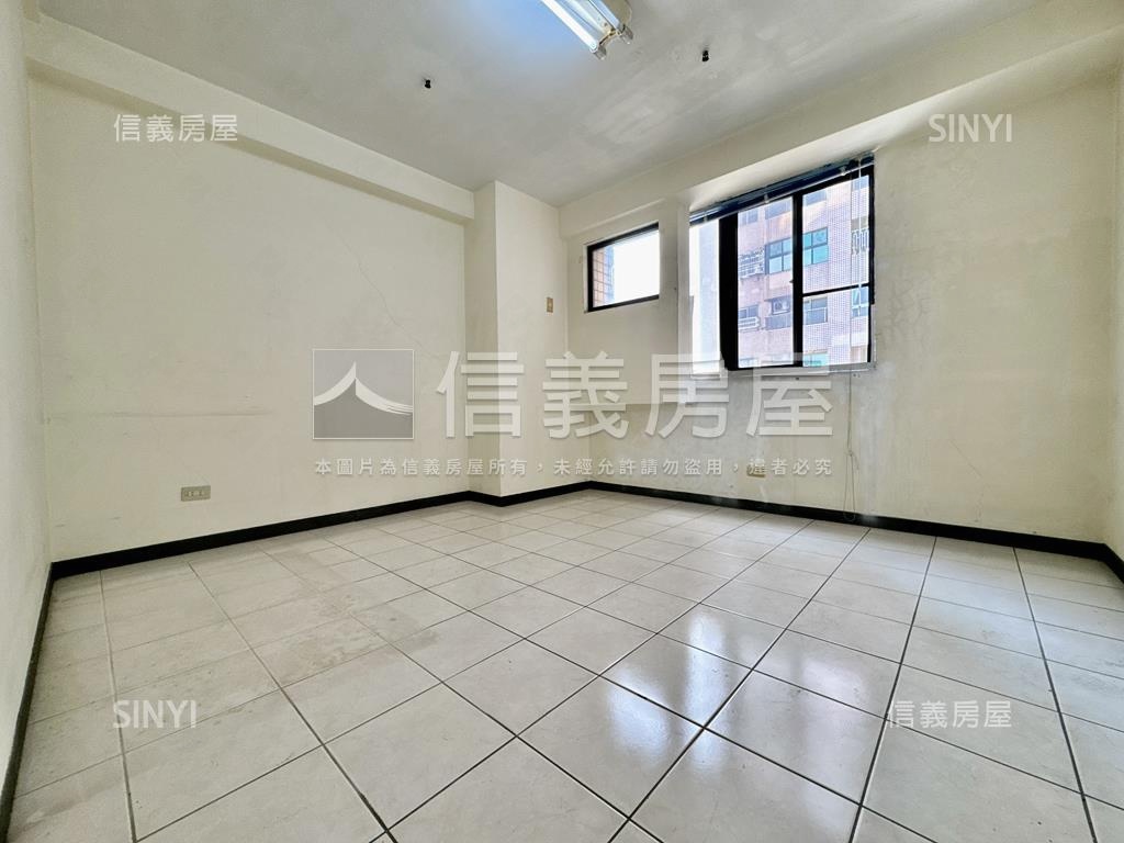 國家藝術廣場成家大四房房屋室內格局與周邊環境