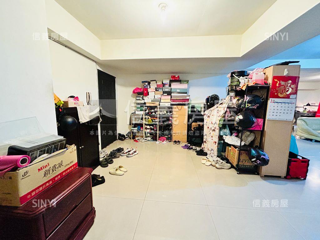 皇家尊爵一層一戶房屋室內格局與周邊環境