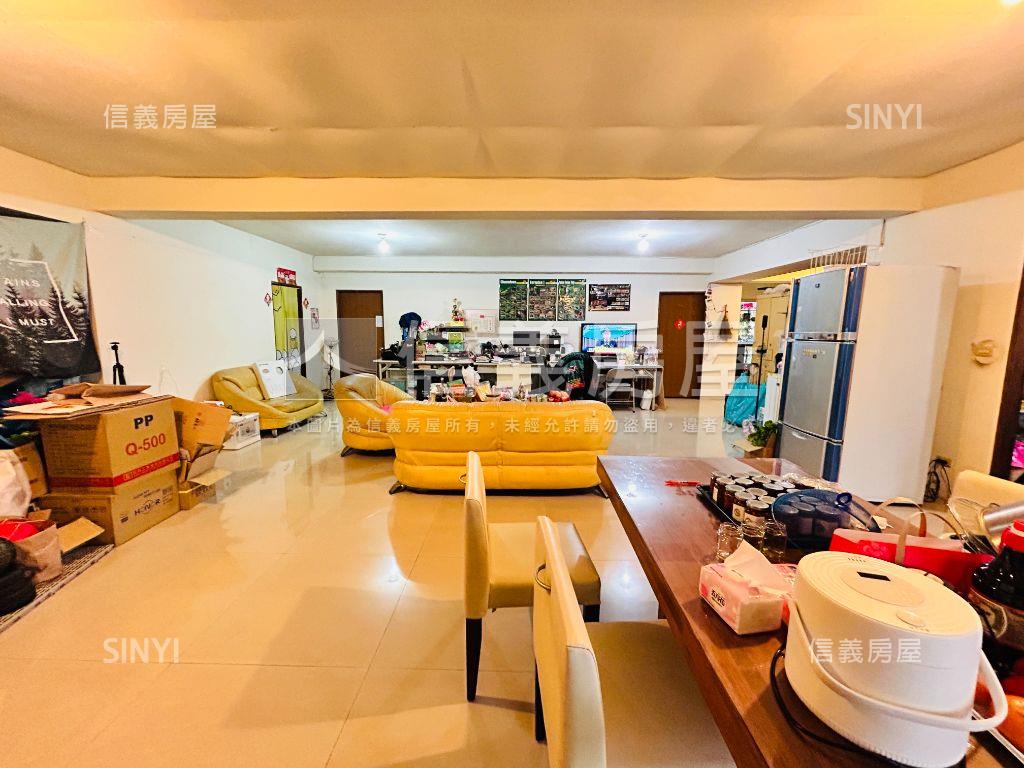 皇家尊爵一層一戶房屋室內格局與周邊環境