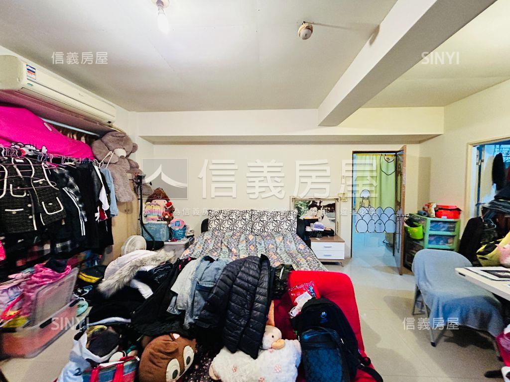 皇家尊爵一層一戶房屋室內格局與周邊環境