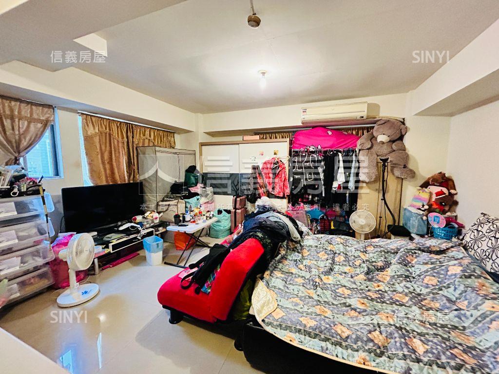 皇家尊爵一層一戶房屋室內格局與周邊環境