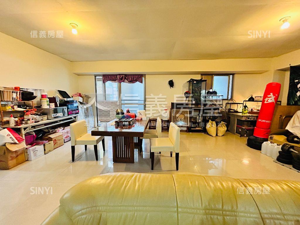 皇家尊爵一層一戶房屋室內格局與周邊環境
