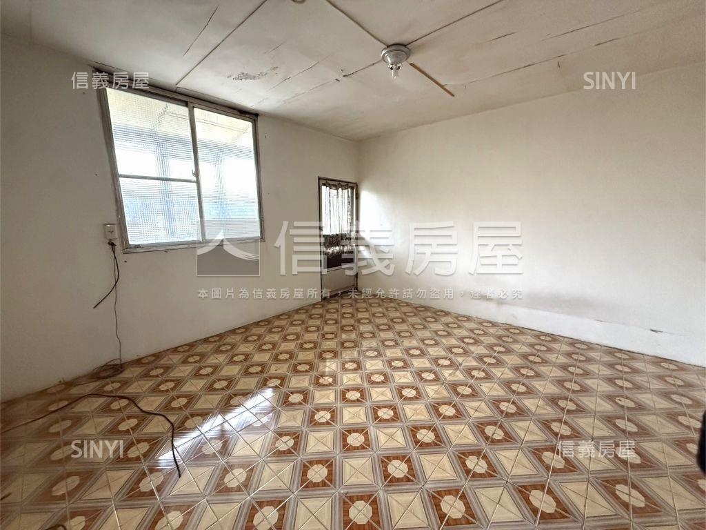 潭子近１４期朝南透天讚讚房屋室內格局與周邊環境