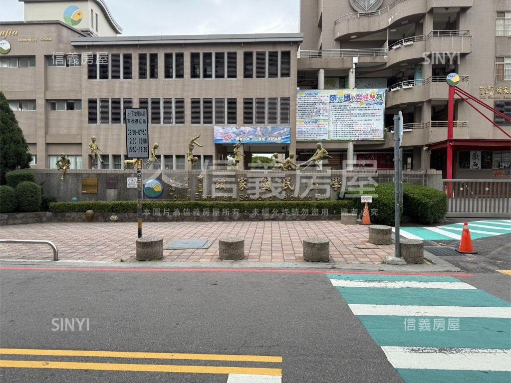 潭子近１４期朝南透天讚讚房屋室內格局與周邊環境