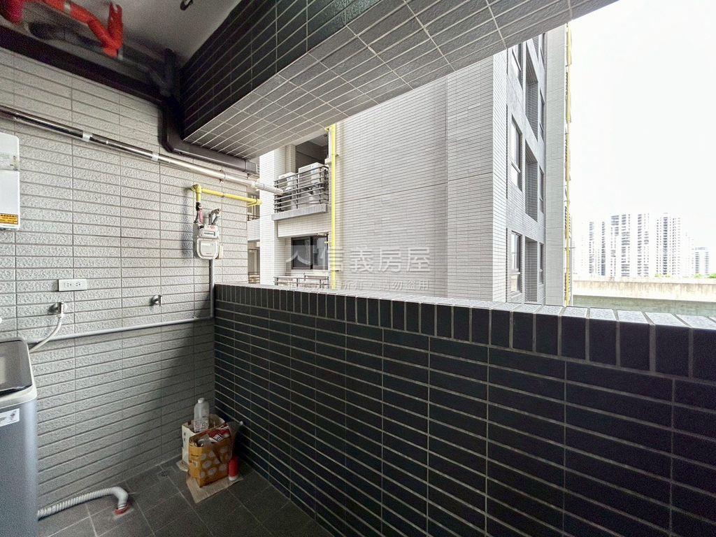 璞遇．山景質感裝潢２車位房屋室內格局與周邊環境
