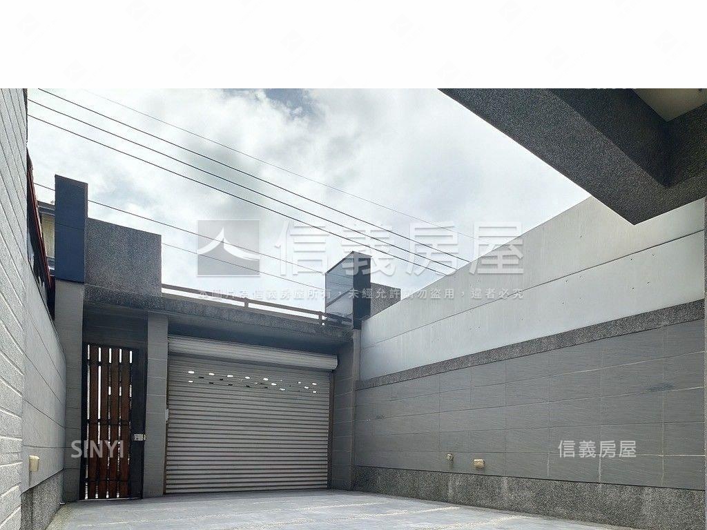 安南區前後雙車很美的車墅房屋室內格局與周邊環境