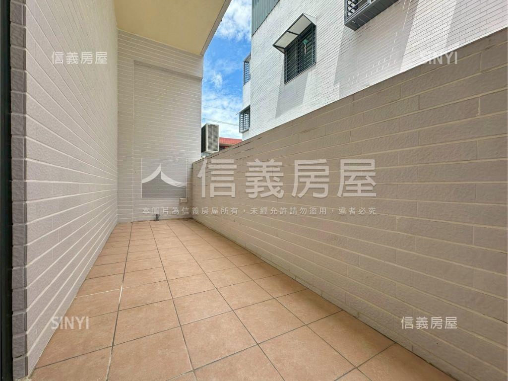 安南區前後雙車很美的車墅房屋室內格局與周邊環境
