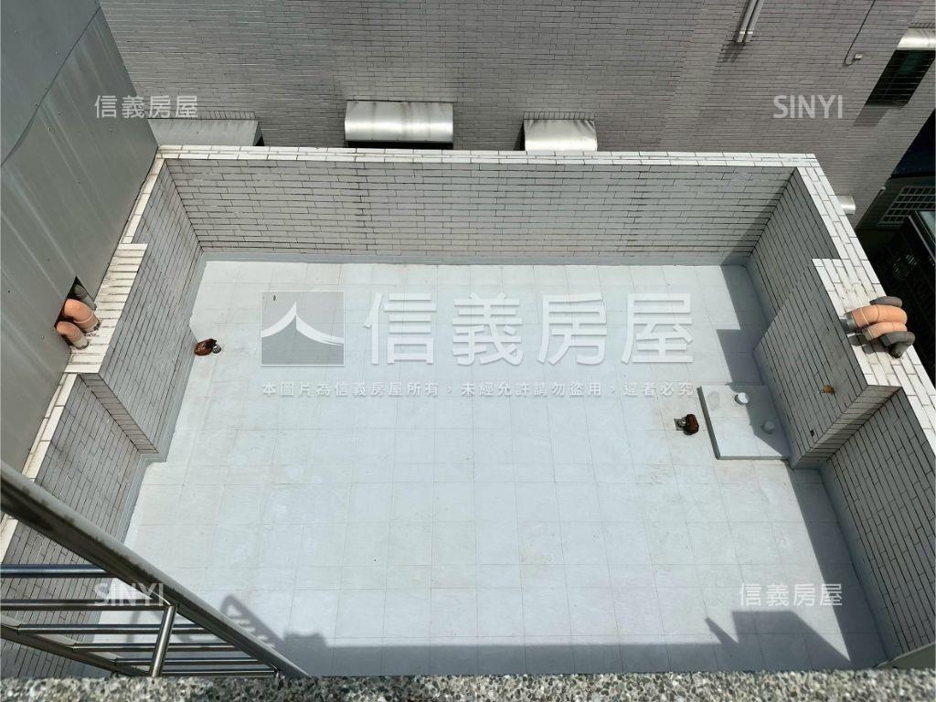 安南區前後雙車很美的車墅房屋室內格局與周邊環境