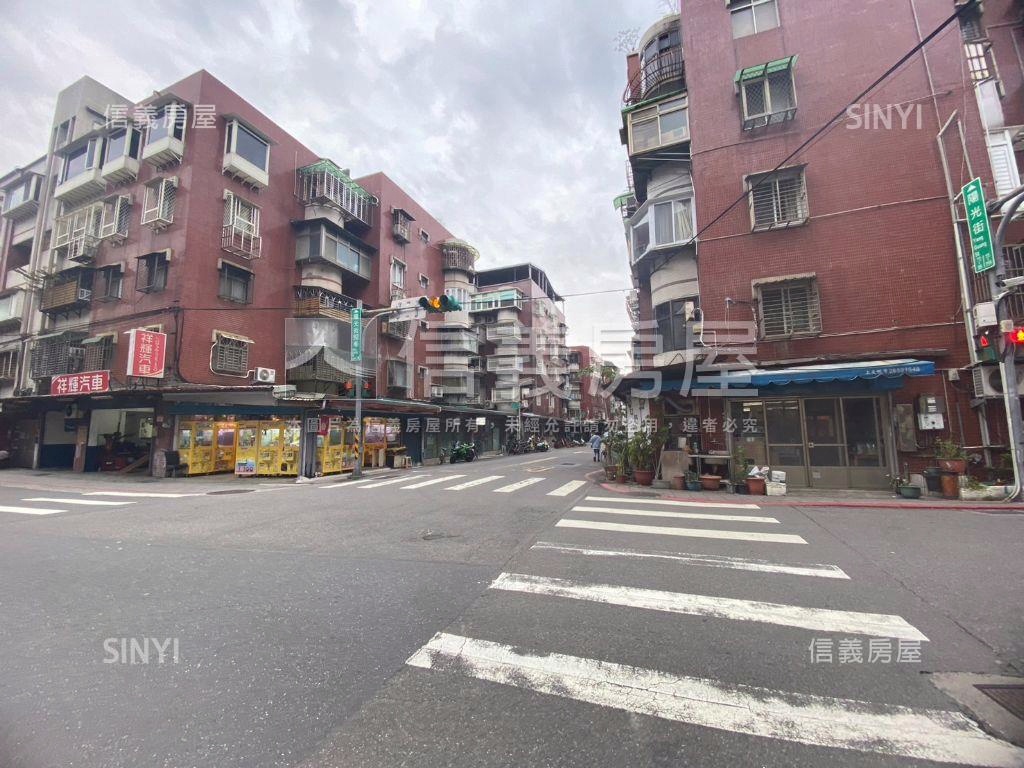 陽光花束邊間１樓房屋室內格局與周邊環境
