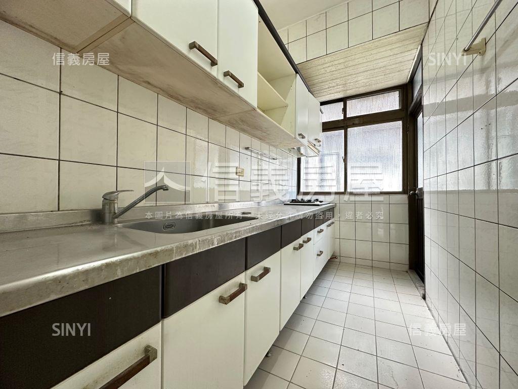 忠順街方正邊間大３房房屋室內格局與周邊環境