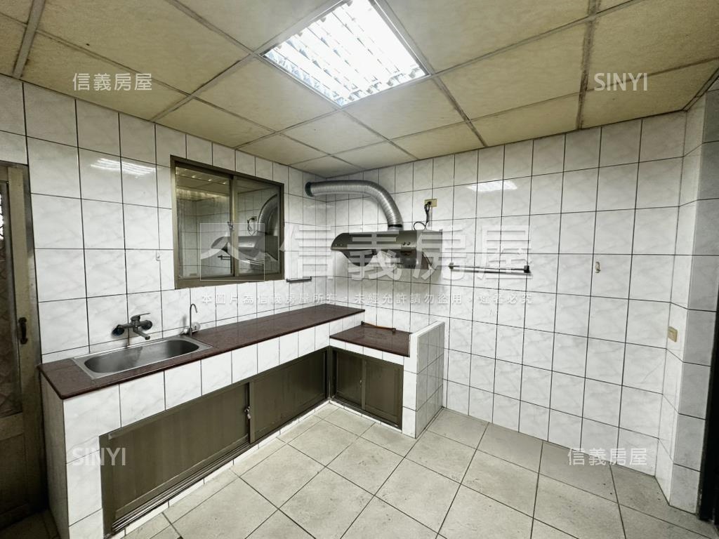 向善街大地坪透天房屋室內格局與周邊環境