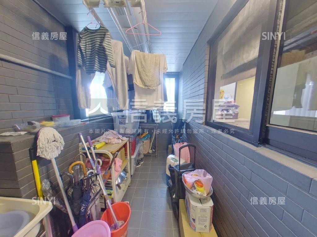 七年屋三房三衛坡平車位房屋室內格局與周邊環境