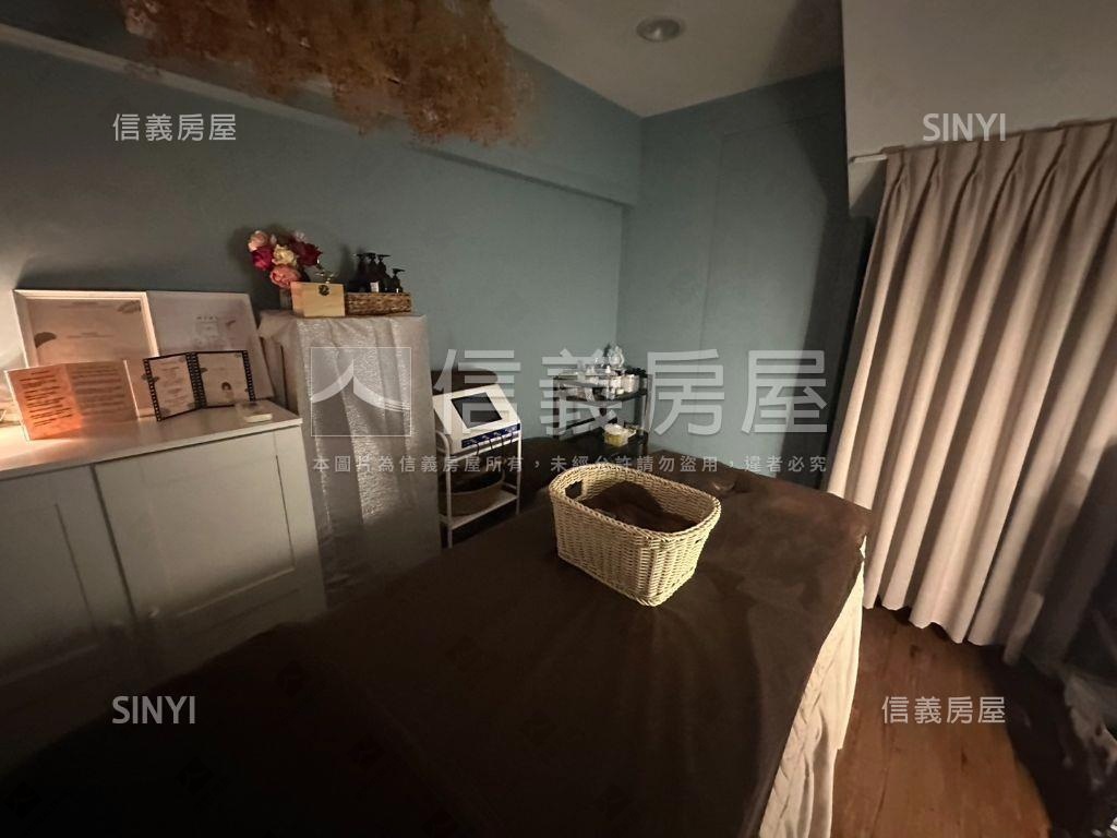 仁愛路大巨蛋金店面房屋室內格局與周邊環境