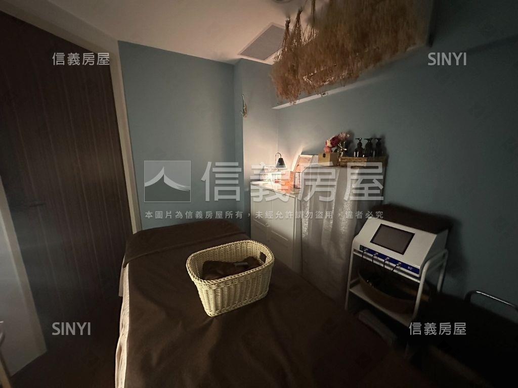 仁愛路大巨蛋金店面房屋室內格局與周邊環境