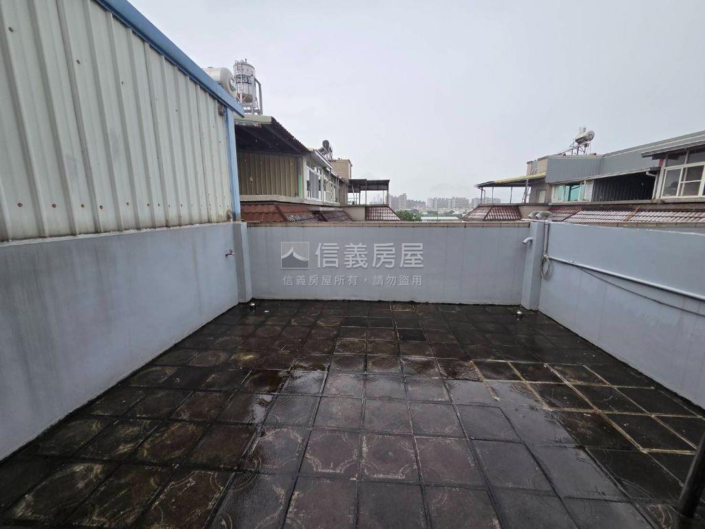 面公園！精裝車庫透天！！房屋室內格局與周邊環境