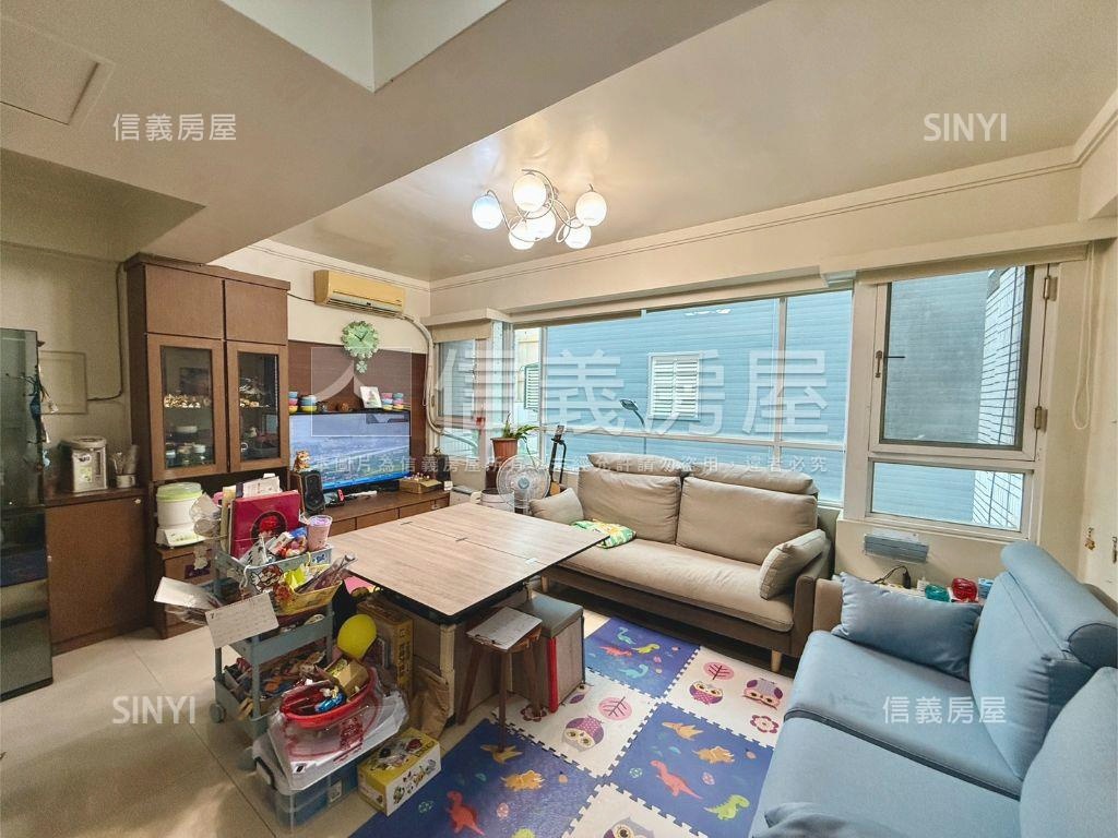 土庫商圈近家樂福車墅透天房屋室內格局與周邊環境