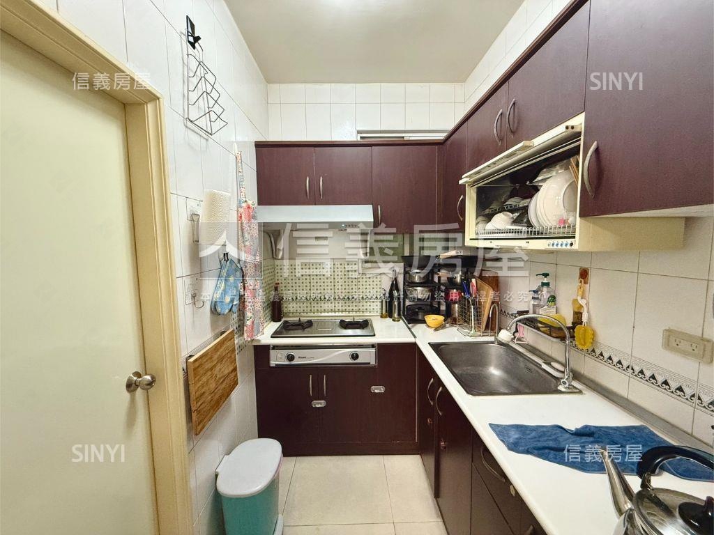 土庫商圈近家樂福車墅透天房屋室內格局與周邊環境
