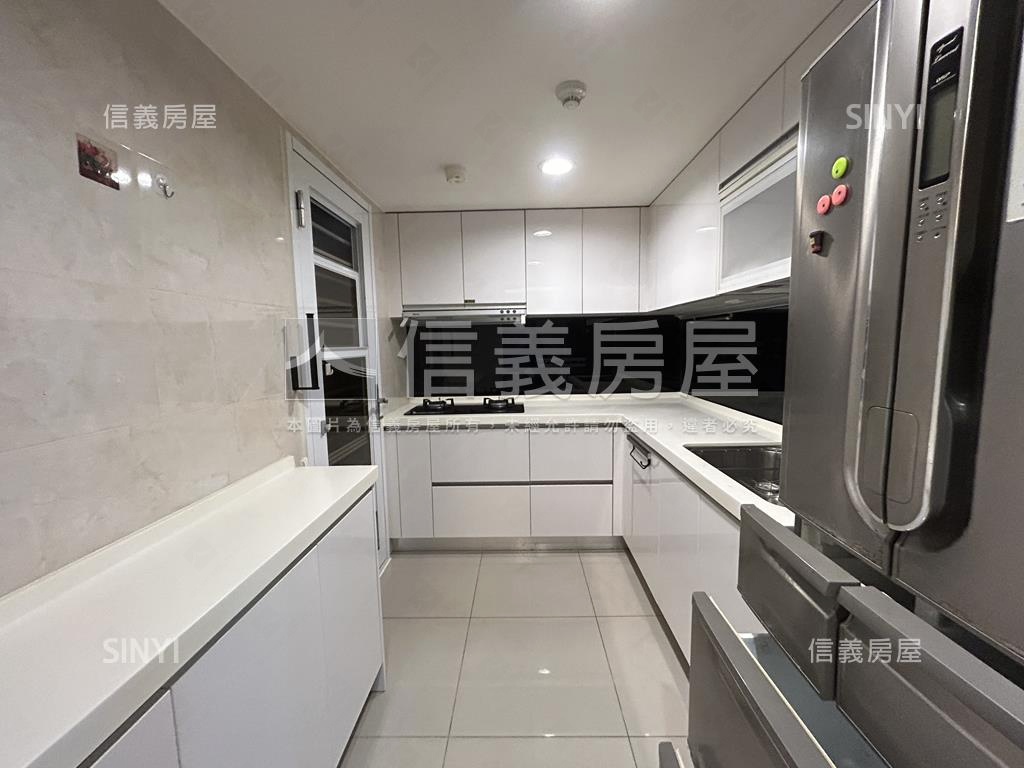 近藝文和發３房１室附車位房屋室內格局與周邊環境