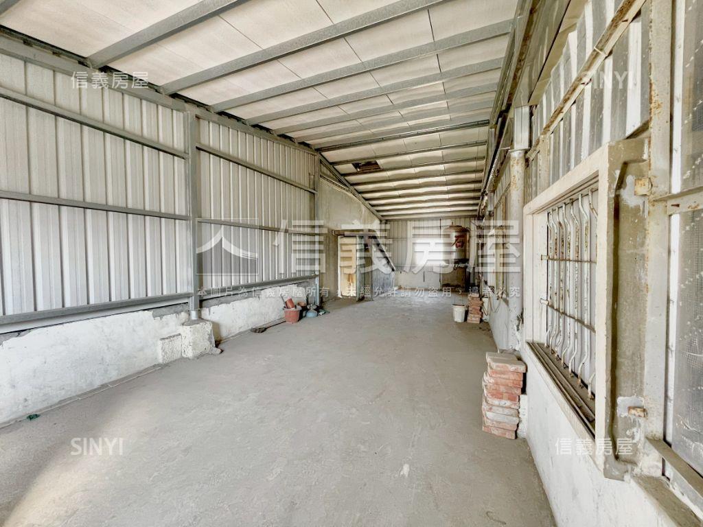 近台積電後勁正路透天店面房屋室內格局與周邊環境