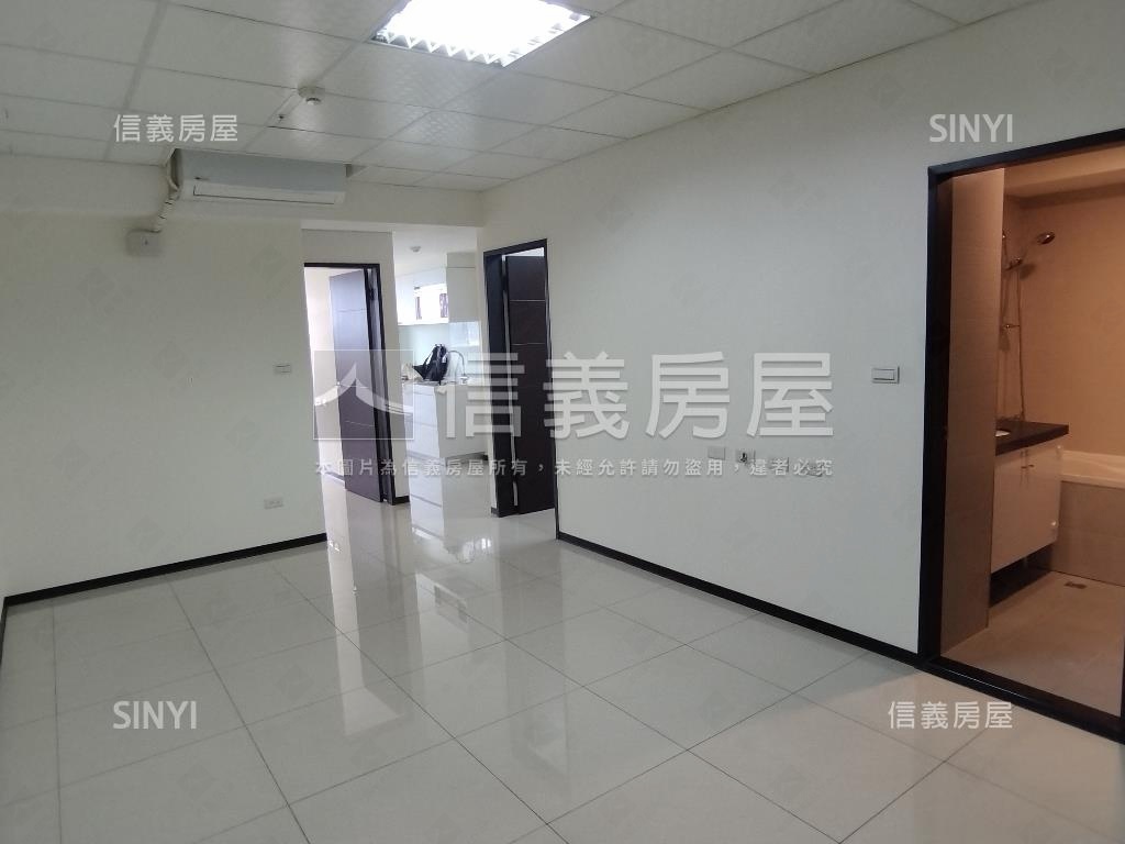 曼哈頓俯瞰樹林兩房車位房屋室內格局與周邊環境