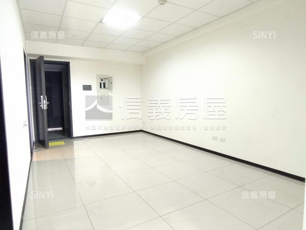 曼哈頓俯瞰樹林兩房車位房屋室內格局與周邊環境