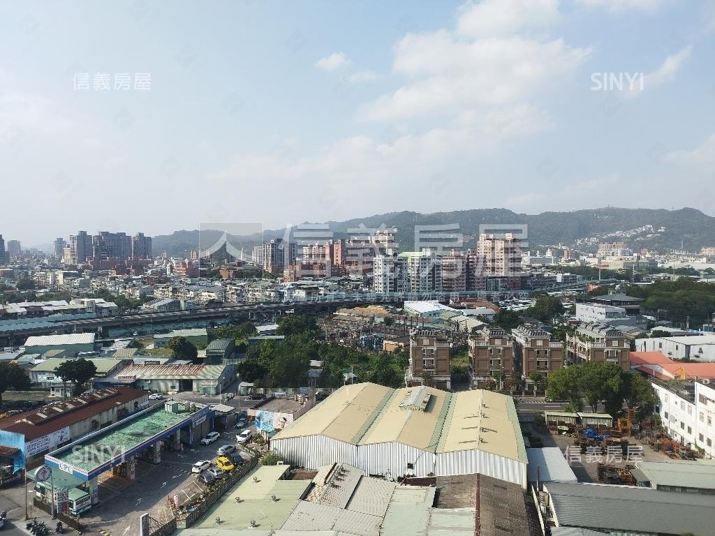 曼哈頓俯瞰樹林兩房車位房屋室內格局與周邊環境