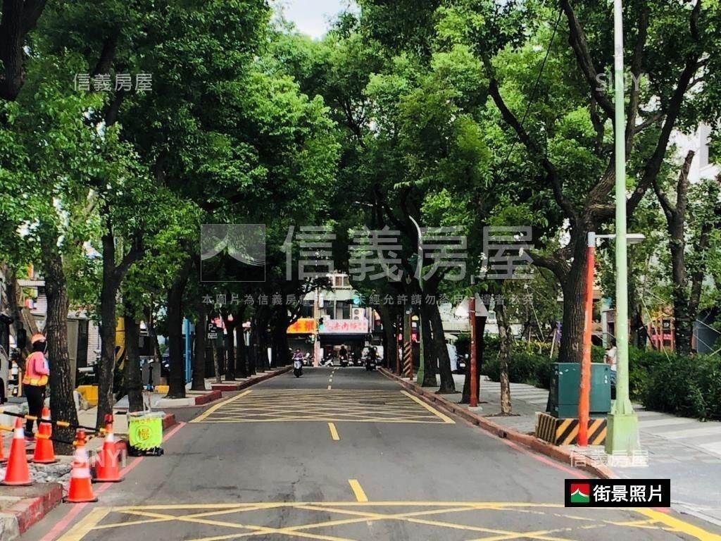 曼哈頓俯瞰樹林兩房車位房屋室內格局與周邊環境