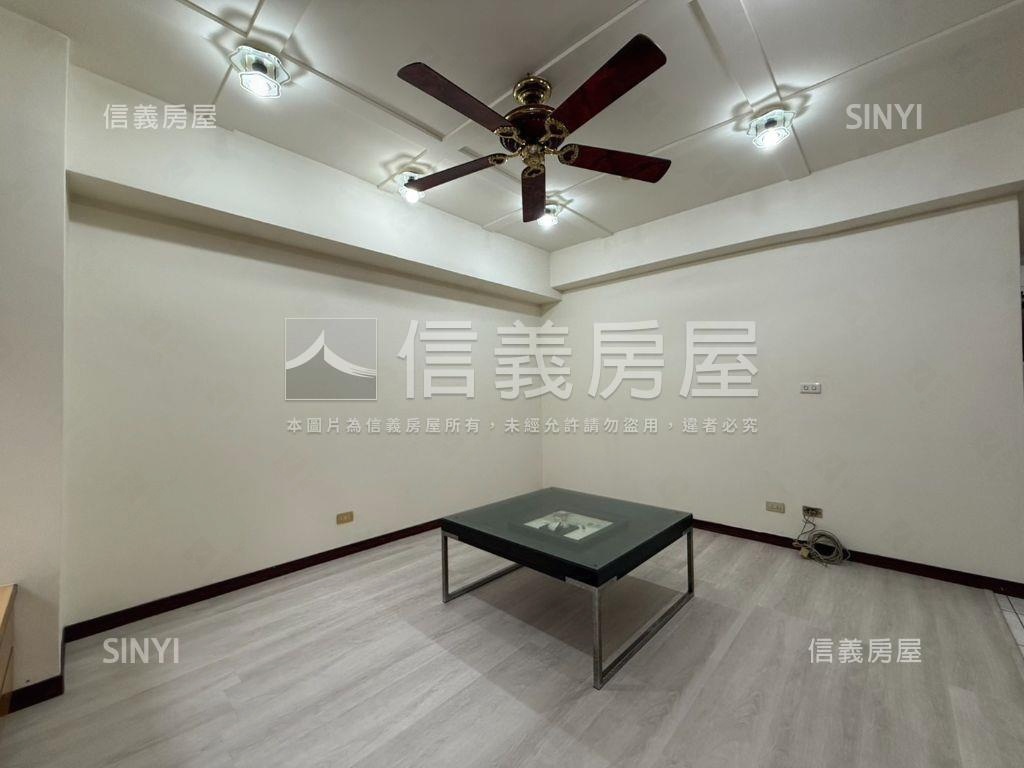 近水湳經貿三房平車位房屋室內格局與周邊環境