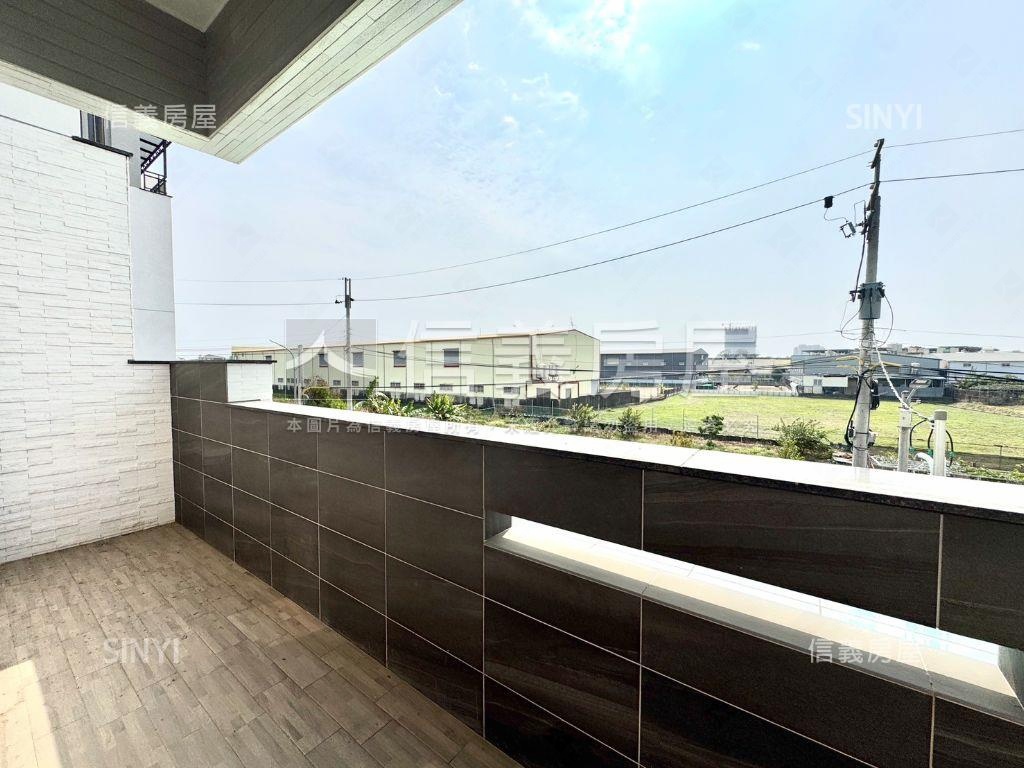 安南近果菜市場輕齡雙車墅房屋室內格局與周邊環境