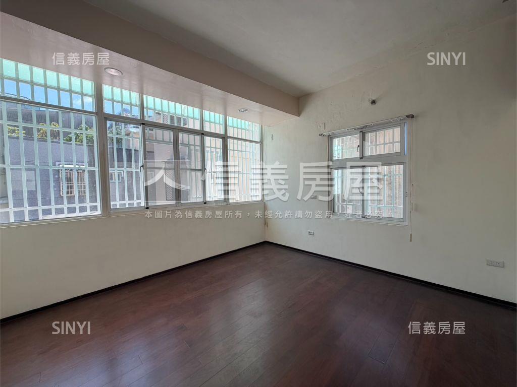 生產路透天房屋室內格局與周邊環境