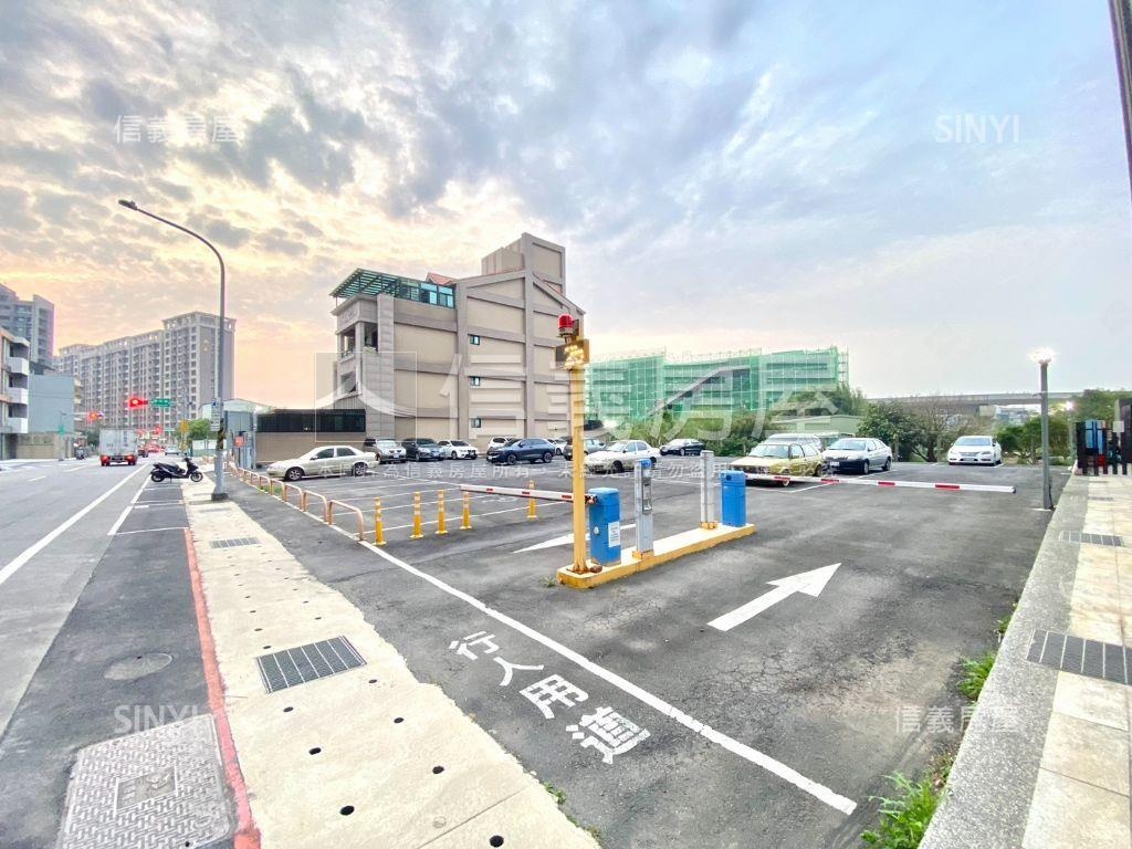 大面寬！未來捷運旁金店面房屋室內格局與周邊環境