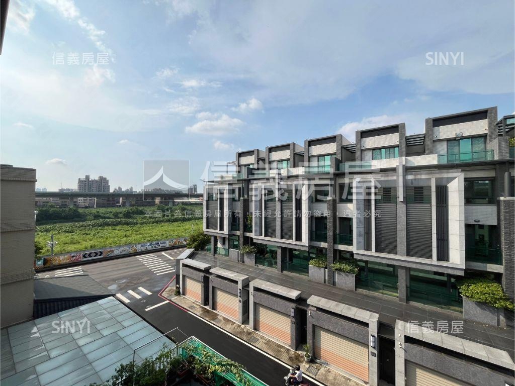 近立新，震後臨路別墅房屋室內格局與周邊環境