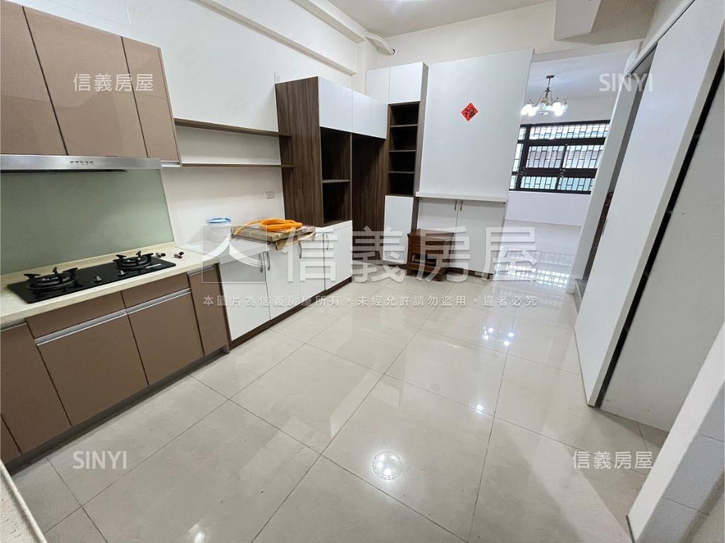 近立新，震後臨路別墅房屋室內格局與周邊環境