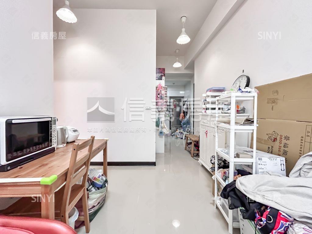 晶采精品挑高兩房房屋室內格局與周邊環境