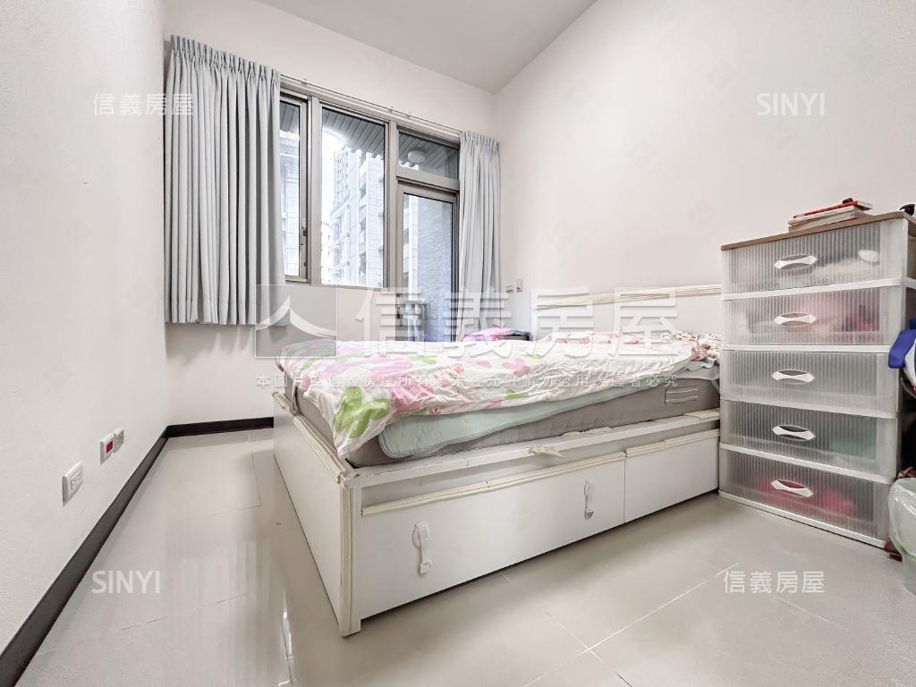 晶采精品挑高兩房房屋室內格局與周邊環境