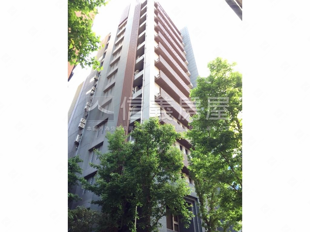 晶采精品挑高兩房房屋室內格局與周邊環境