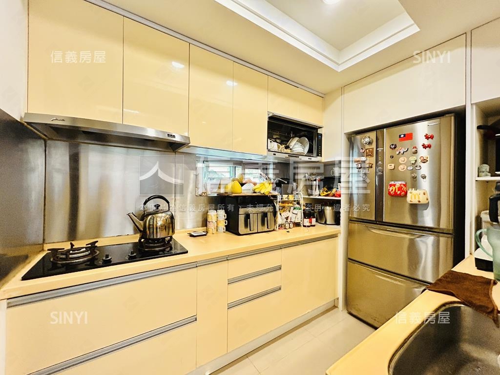 大湖稀有釋出邊間美寓３樓房屋室內格局與周邊環境