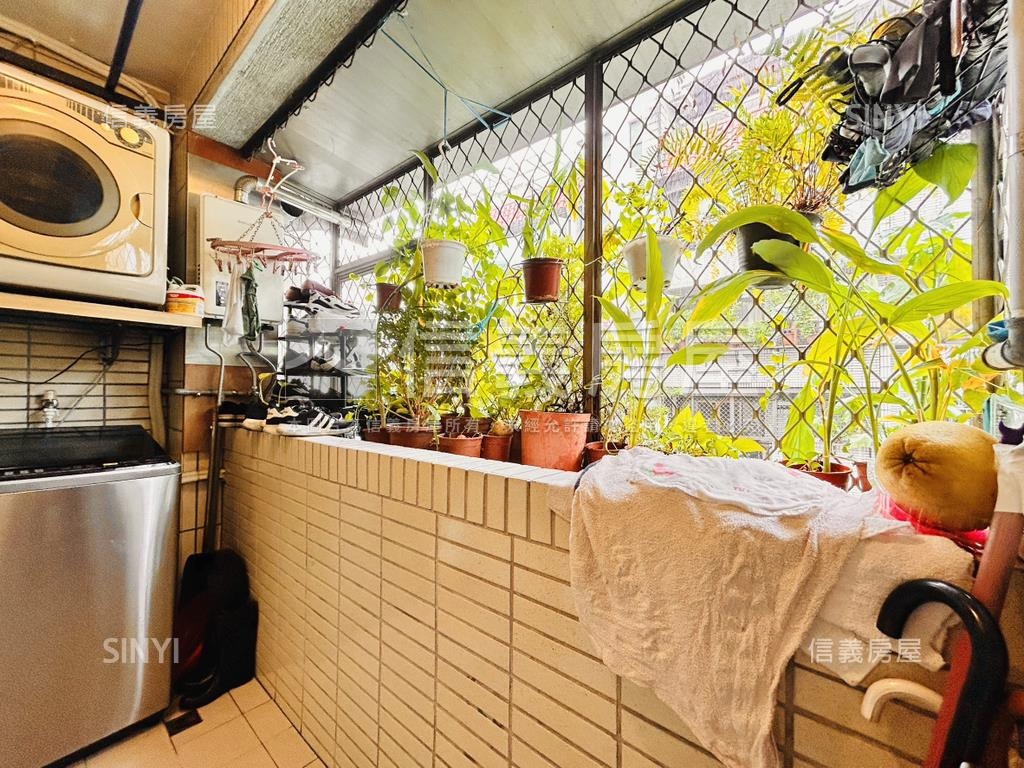 大湖稀有釋出邊間美寓３樓房屋室內格局與周邊環境