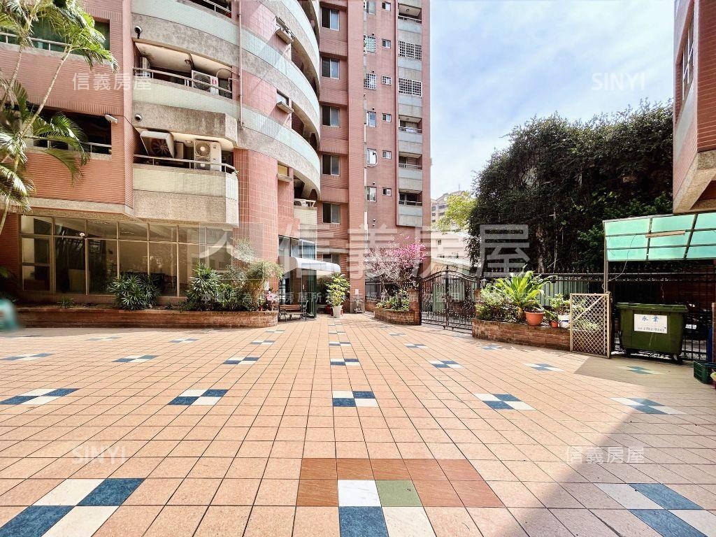 大銪臻品★近一中三房車位房屋室內格局與周邊環境