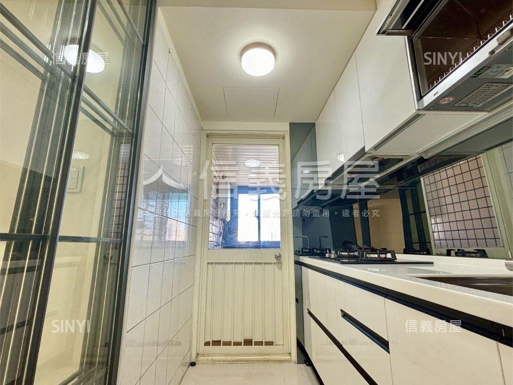 碧夏庭次頂樓整理三房房屋室內格局與周邊環境