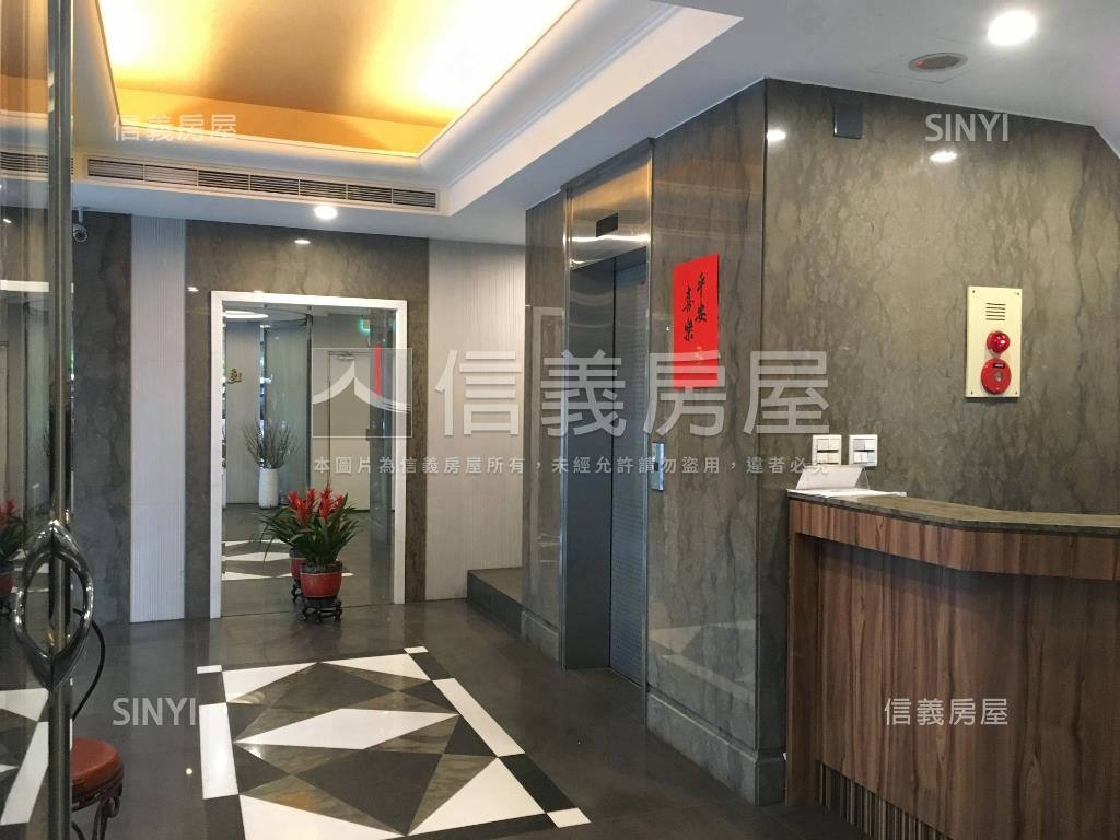 逸仙面寬方正金店面房屋室內格局與周邊環境