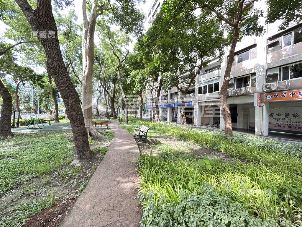 逸仙面寬方正金店面房屋室內格局與周邊環境