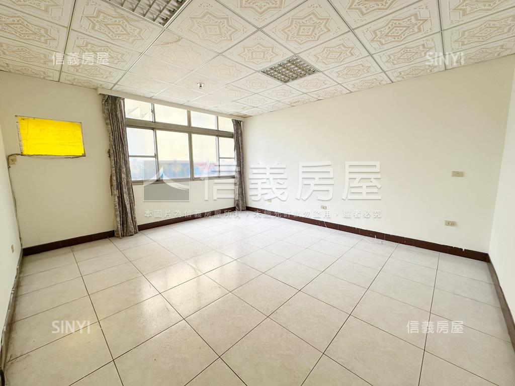 近車站朝南無夾層美透天房屋室內格局與周邊環境
