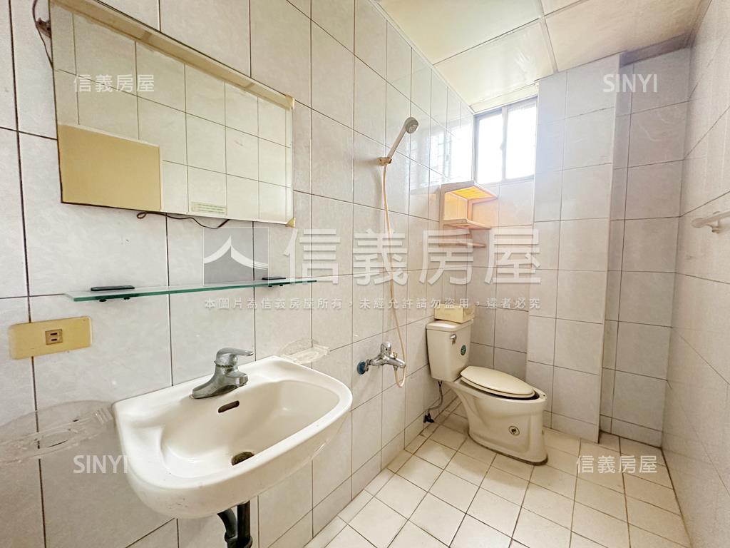 近車站朝南無夾層美透天房屋室內格局與周邊環境