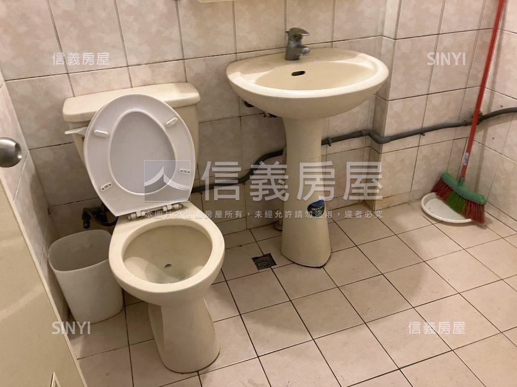 站前景觀公園店面房屋室內格局與周邊環境