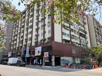 站前景觀公園店面