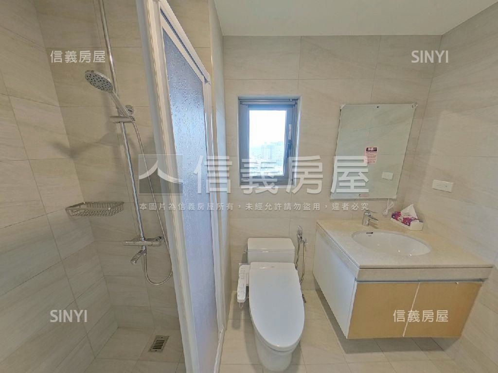 近秀傳３房雙車位大樓房屋室內格局與周邊環境