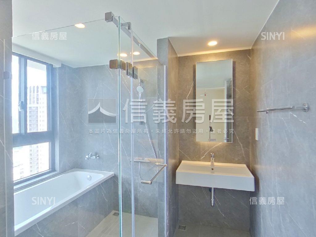 裕翔研山頂樓景觀帝王戶房屋室內格局與周邊環境